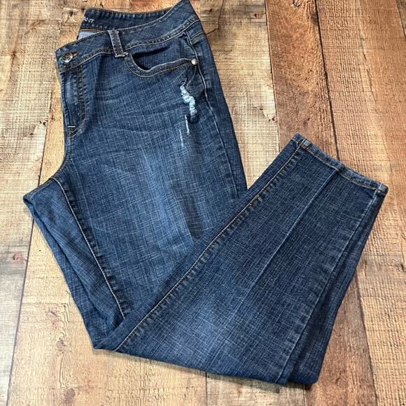 Lane Bryant | Women's Medium Wash Distressed Straight Leg Denim Jeans Sz 20 - Picture 1 of 4